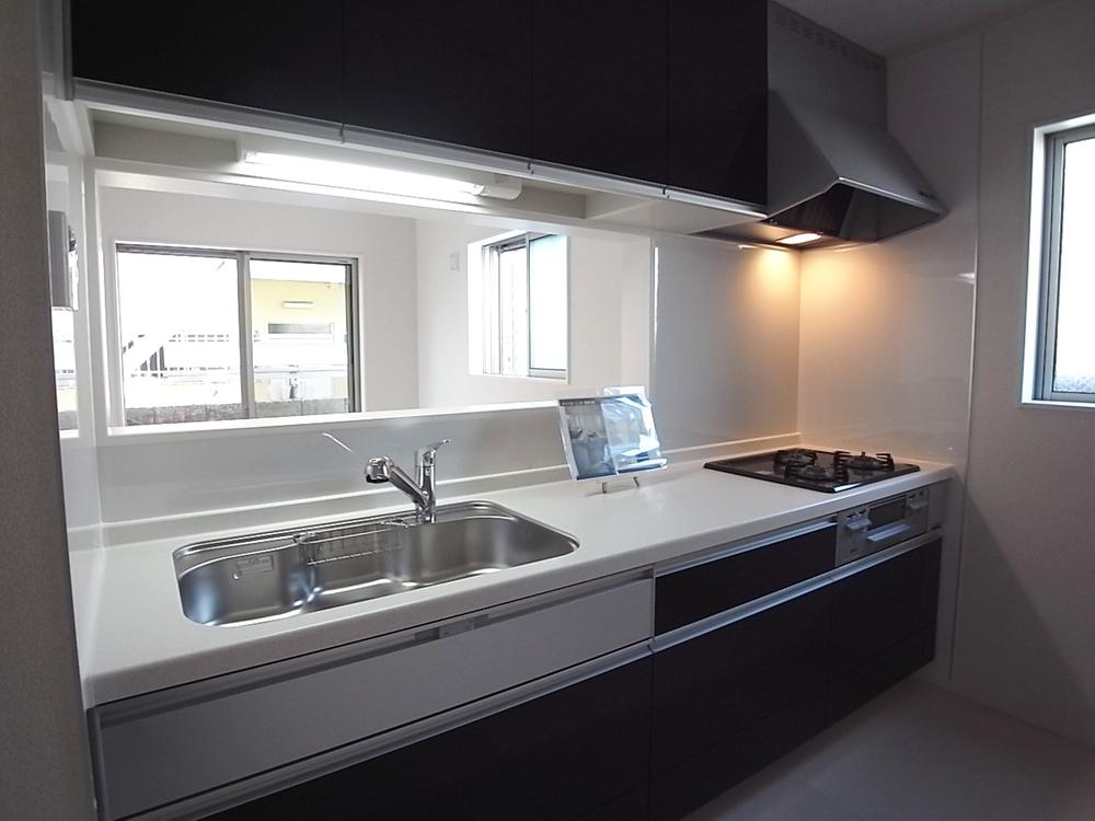 Same specifications photo (kitchen). Kitchen construction cases