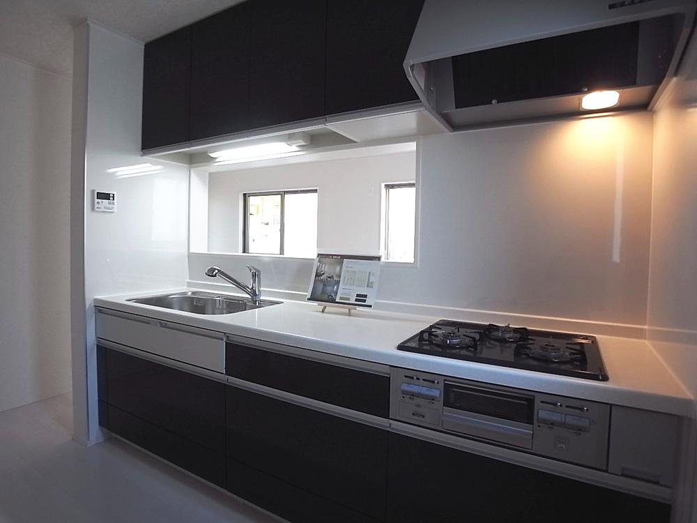 Same specifications photo (kitchen). Kitchen construction cases