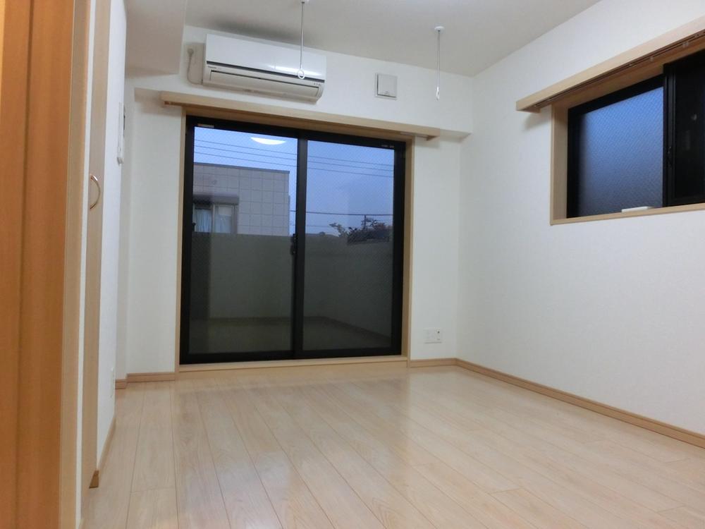 Non-living room. Indoor (11 May 2013) Shooting