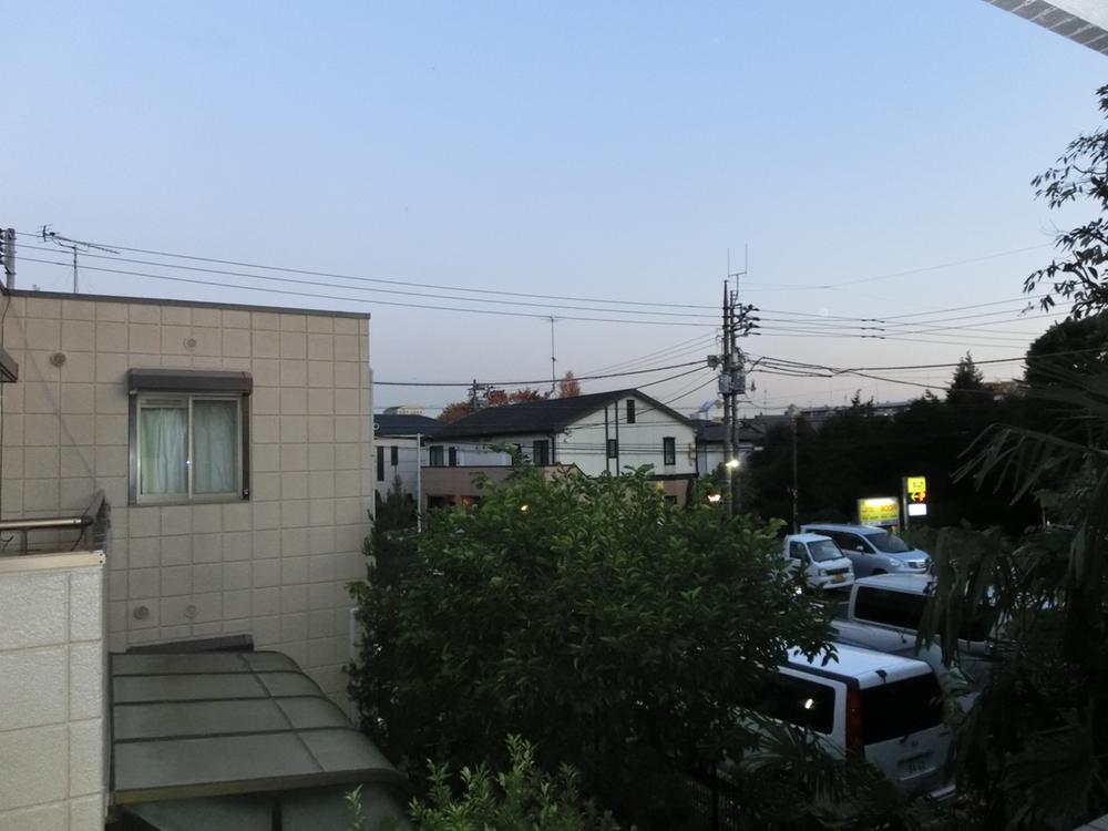 View photos from the dwelling unit. View from the site (November 2013) Shooting