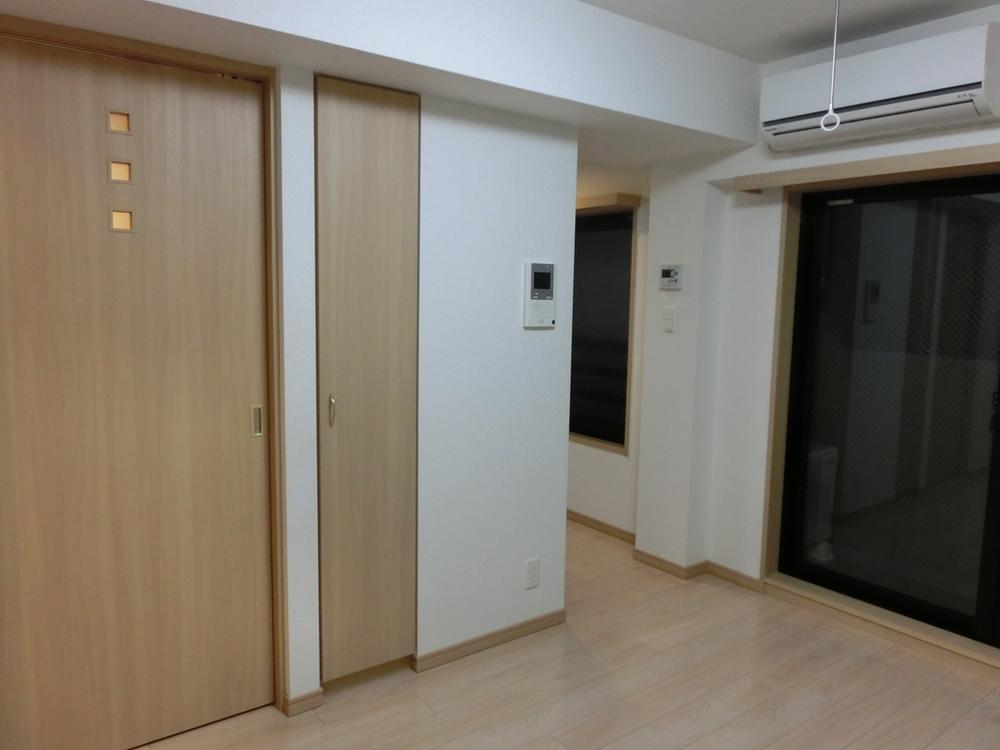 Non-living room. Indoor (11 May 2013) Shooting