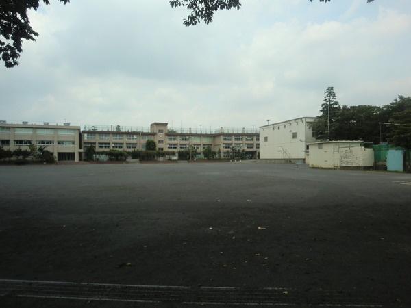 Junior high school. 773m to Nerima Kaishin third junior high school