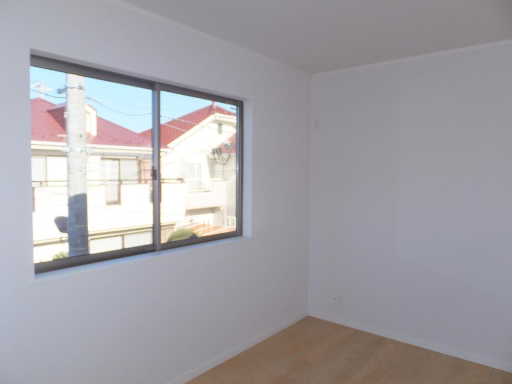 Non-living room. Local (12 May 2013) Shooting