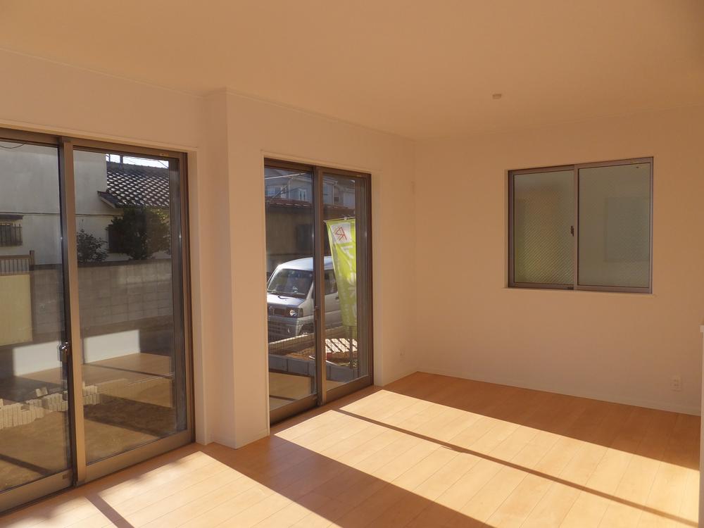 Living. Local (12 May 2013) Shooting