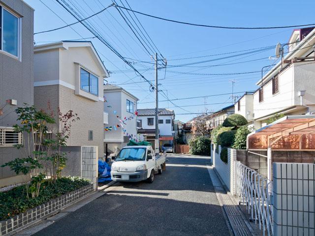 Local appearance photo. Local (12 May 2013) Shooting