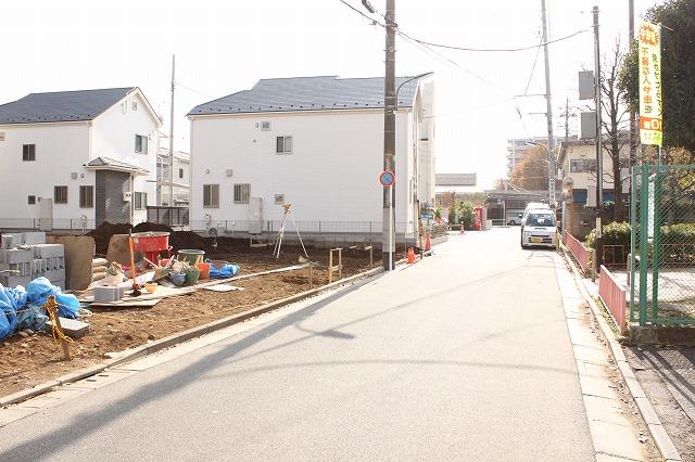 Local photos, including front road. Local (11 May 2013) Shooting