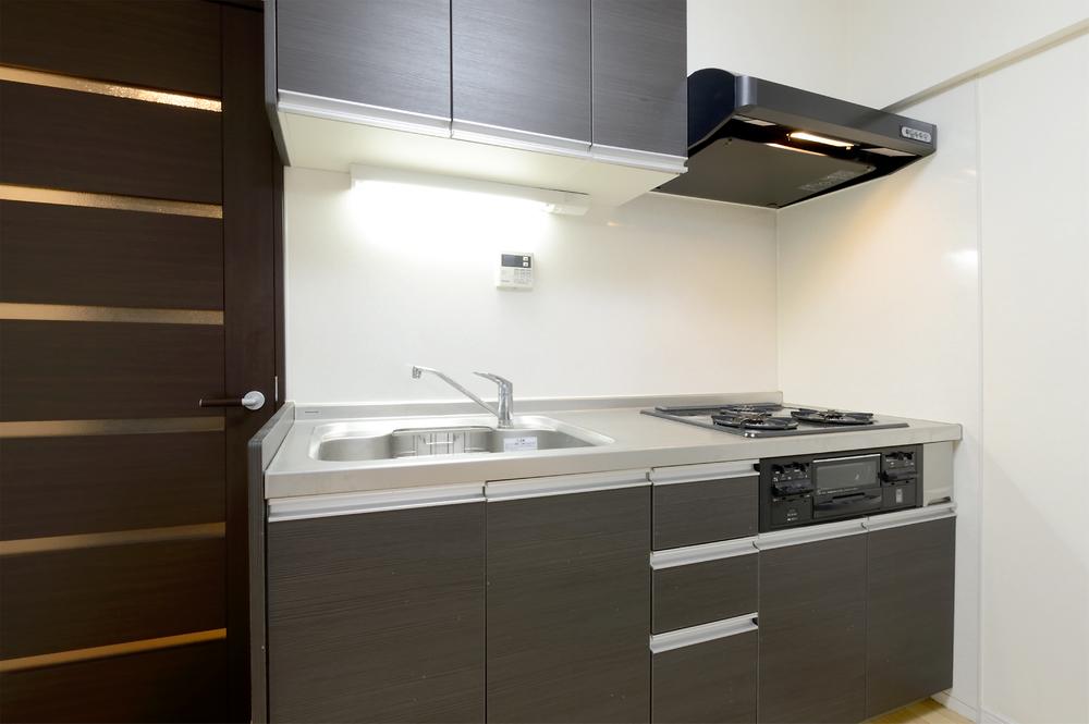 Kitchen. Indoor (11 May 2013) Shooting