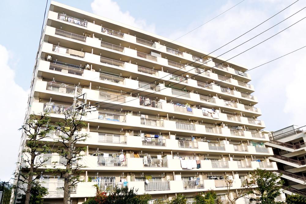 Local appearance photo. Local (11 May 2013) Shooting