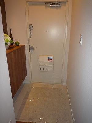 Entrance. Local (11 May 2013) Shooting