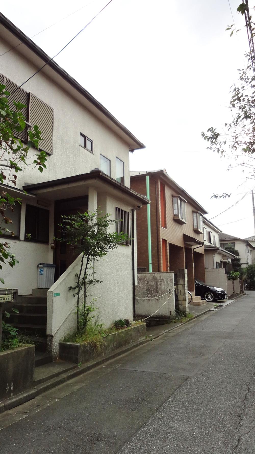 Local photos, including front road. Local (10 May 2013) Shooting