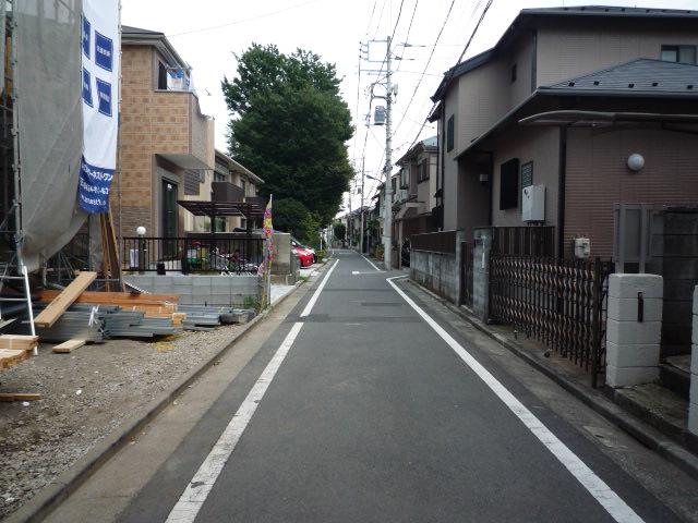 Local photos, including front road. Local (August 2013) Shooting