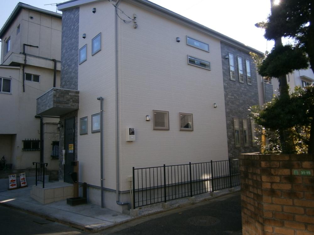 Local appearance photo. Local (12 May 2013) Shooting