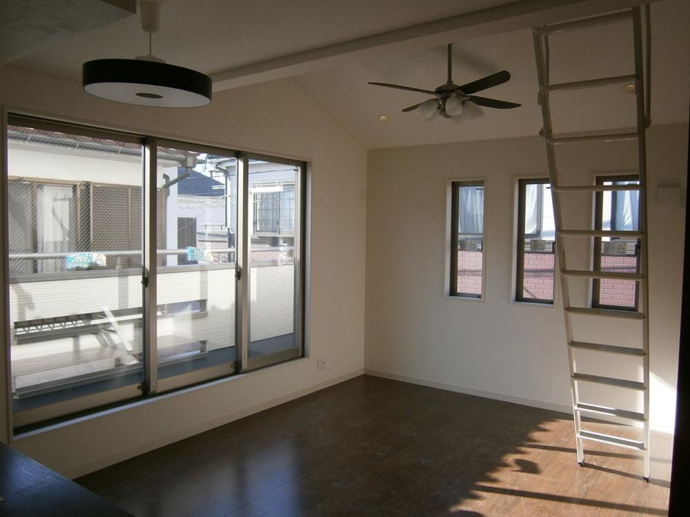 Living. Local (12 May 2013) Shooting