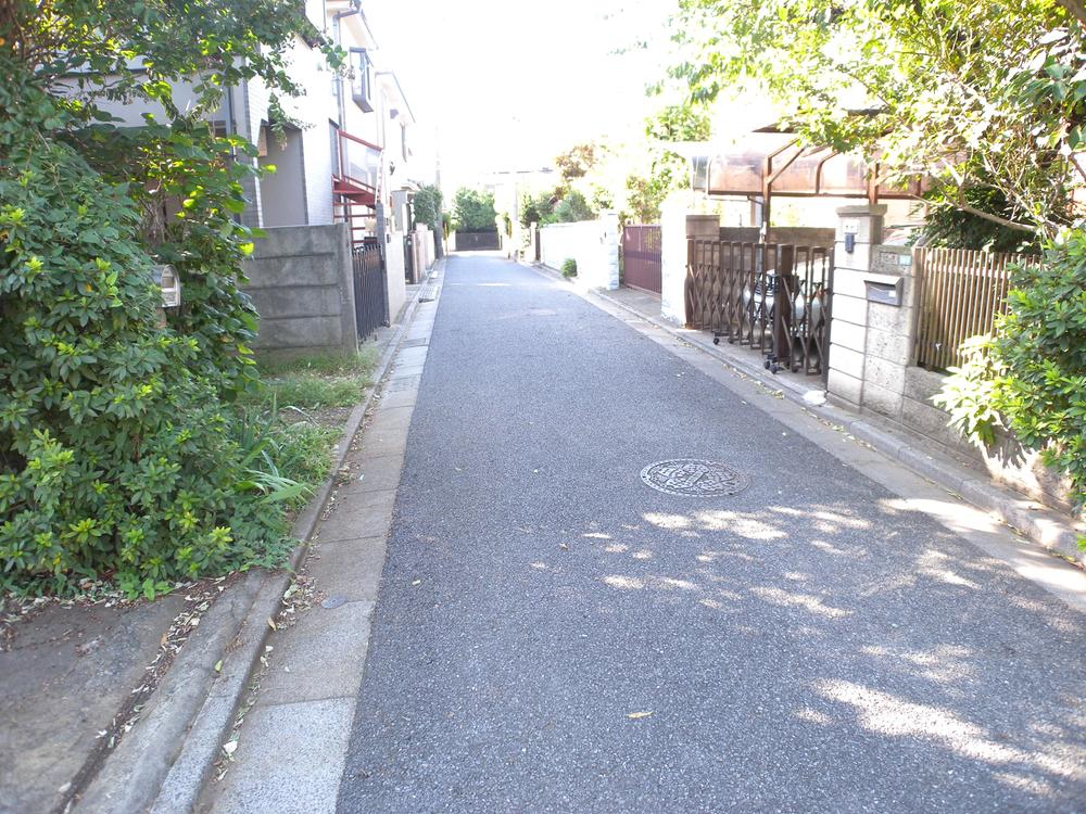 Local photos, including front road. Local (10 May 2013) Shooting