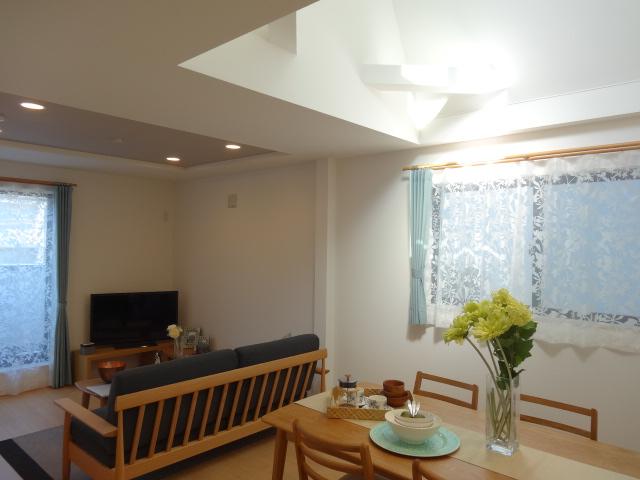 Living. B Building Living