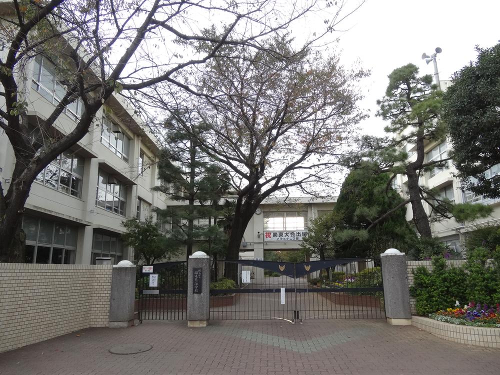 Junior high school. Municipal Kaishin 300m until the first junior high school