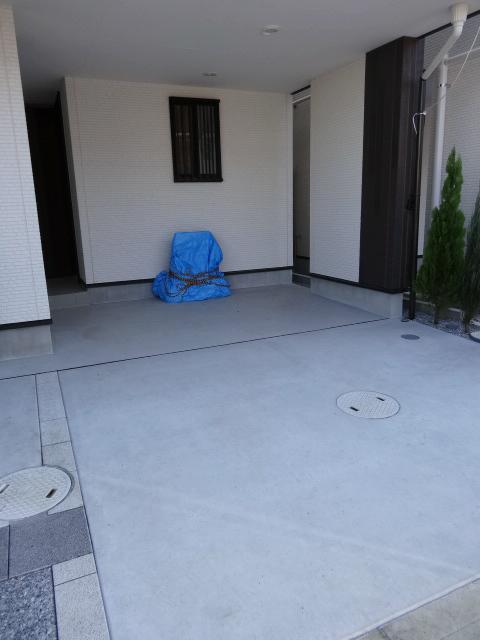 Parking lot. B Building Car space