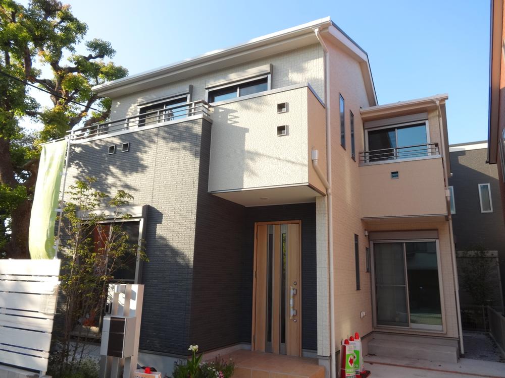 Local appearance photo. Local (10 May 2013) Shooting