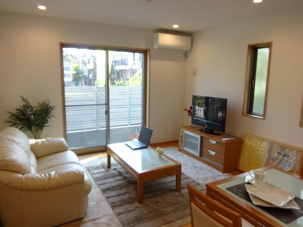 Living. Indoor (10 May 2013) Shooting