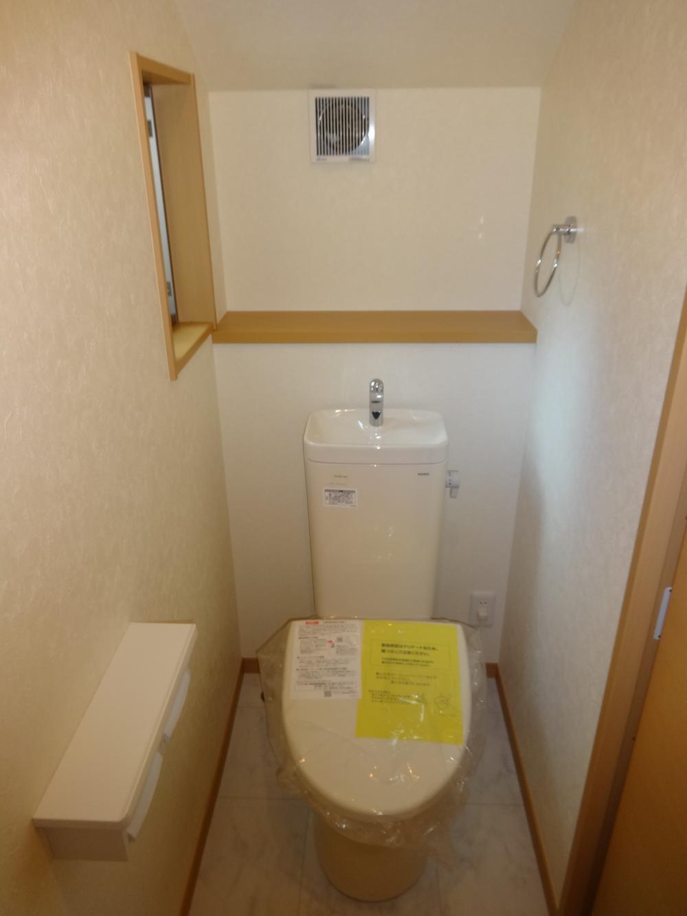 Toilet. Indoor (10 May 2013) Shooting