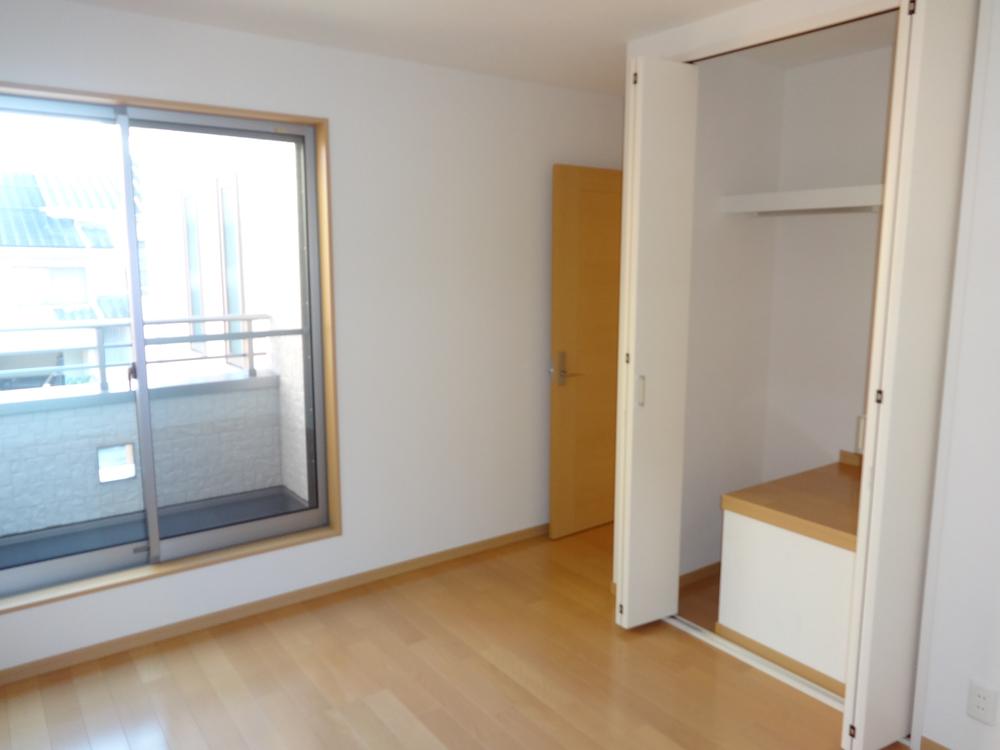 Non-living room. Indoor (10 May 2013) Shooting