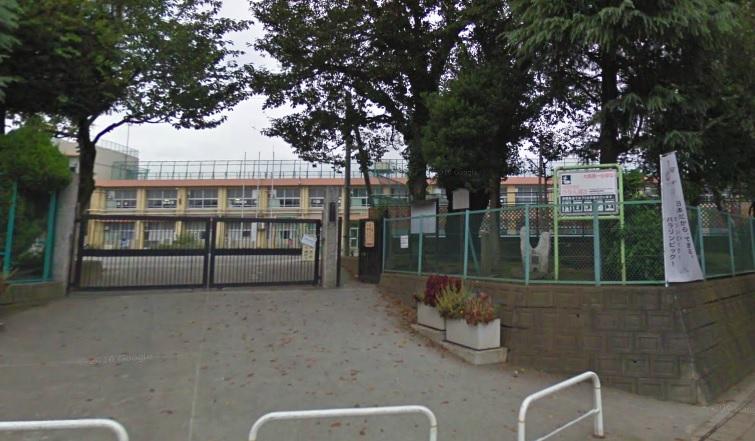 Primary school. Oizumi first elementary school 7 min walk