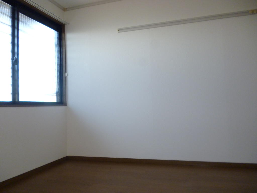 Living and room. Entrance side Western-style