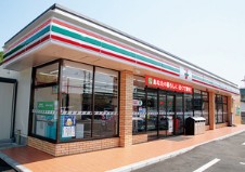 Convenience store. Seven-Eleven Nerima Nakamurakita 1-chome to (convenience store) 380m