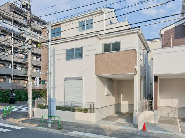 Local appearance photo. Local (10 May 2013) Shooting