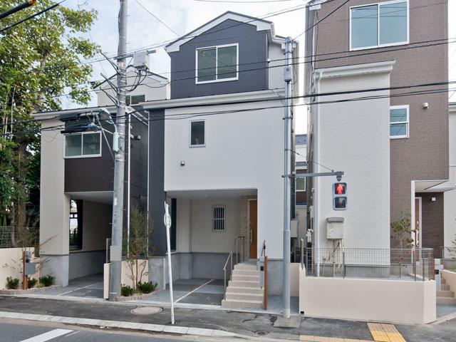 Local appearance photo. Local (10 May 2013) Shooting