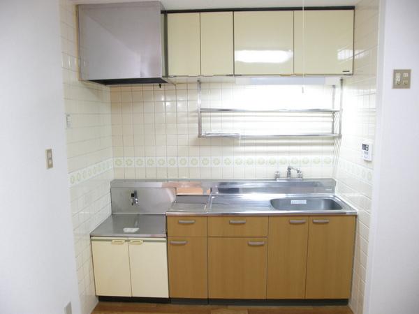 Kitchen. Gas stove installation Allowed