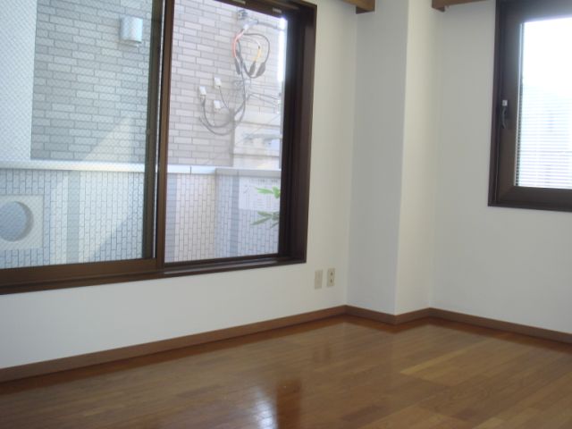 Living and room. Beautiful flooring