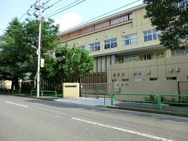Primary school. Toyotamaminami until elementary school 500m