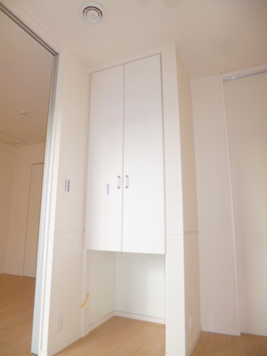 Other Equipment. With ion generator pet space storage image