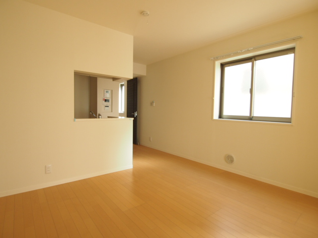 Living and room. Bright living in consideration of the daylight!