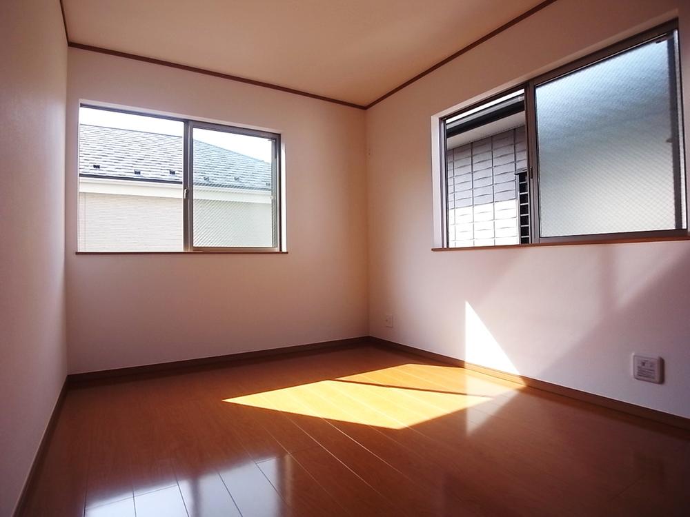 Same specifications photos (Other introspection). Western-style construction cases