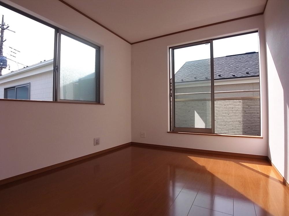 Same specifications photos (Other introspection). Western-style construction cases