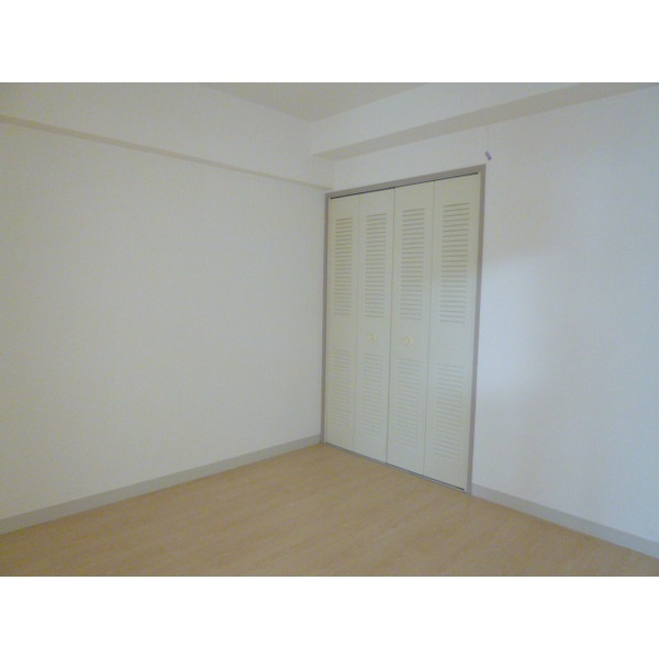 Living and room. South-facing room