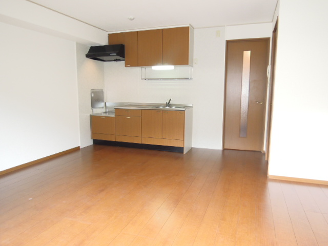Living and room. Spacious living room LDK10.75 Pledge