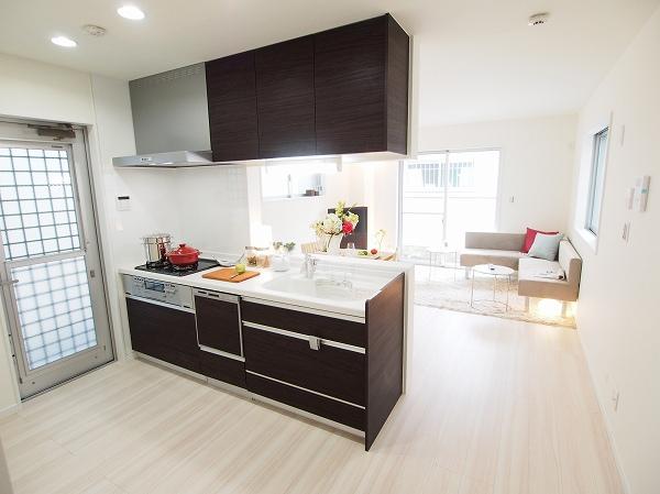 Same specifications photo (kitchen). Same specifications