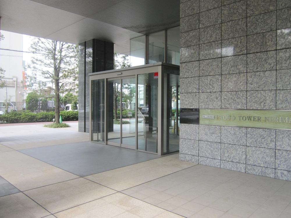 Entrance. Common areas