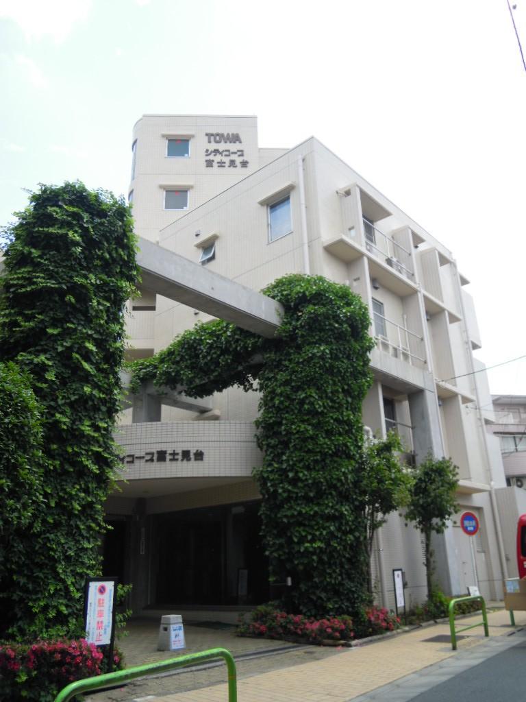 Local appearance photo. Local (11 May 2013) Shooting