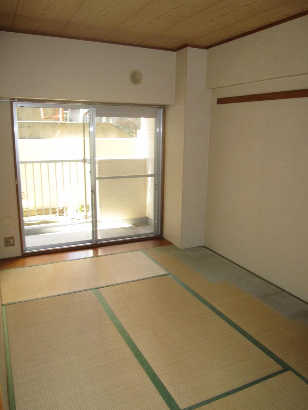 Non-living room. Indoor (11 May 2013) Shooting