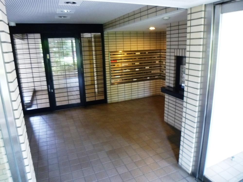 Entrance. Entrance (September 2013) Shooting