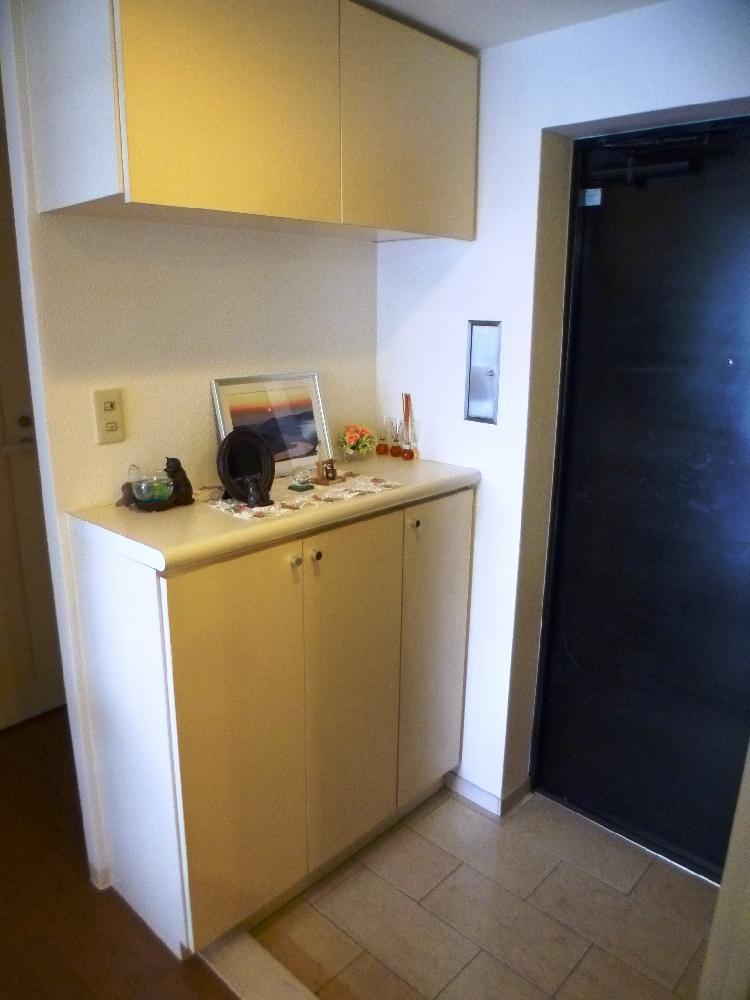 Entrance. Entrance (September 2013) Shooting