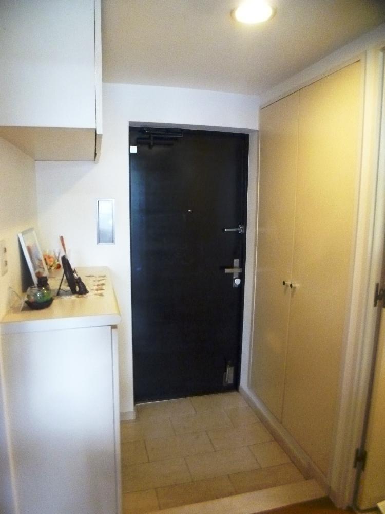 Entrance. Entrance (September 2013) Shooting