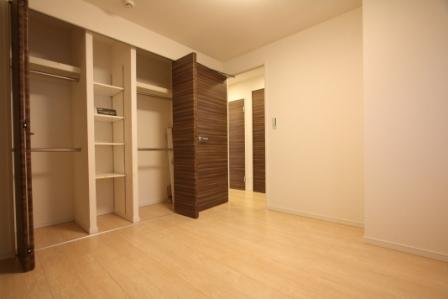 Non-living room. Indoor (12 May 2013) Shooting