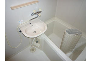 Bath. Bus toilet by!