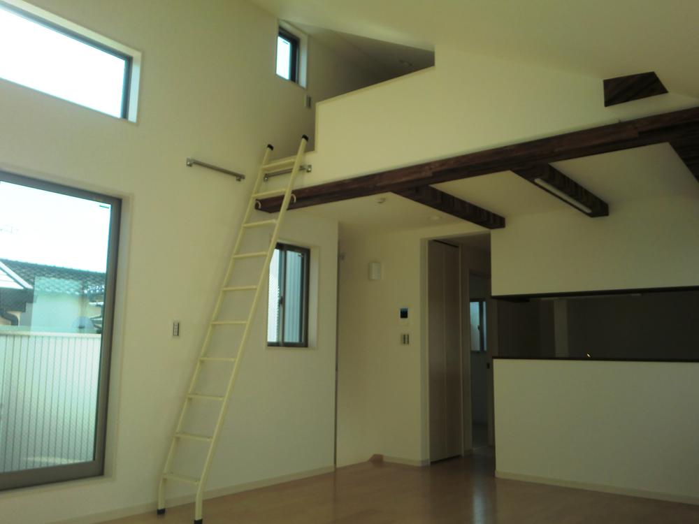 Living. Local (11 May 2013) Shooting