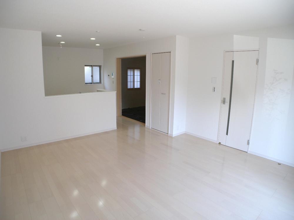 Same specifications photos (living). Example of construction